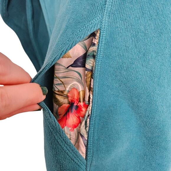 Tommy Bahama Womens Pullover Sweater Size M Floral Satin Trim Snap Collar - Picture 3 of 8